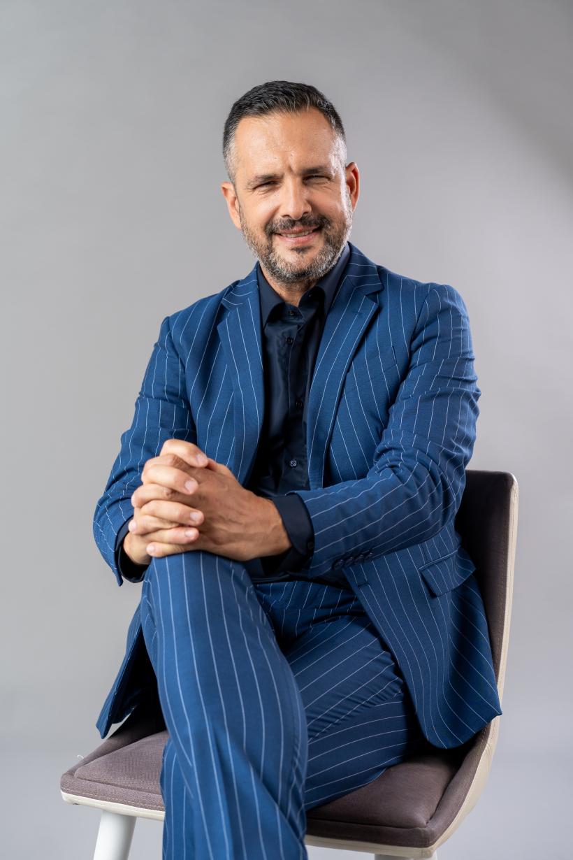 În curând, Mădălin Ionescu va prezenta Viaţa fără filtru, o emisiune zilnică, la Antena Stars 18910664