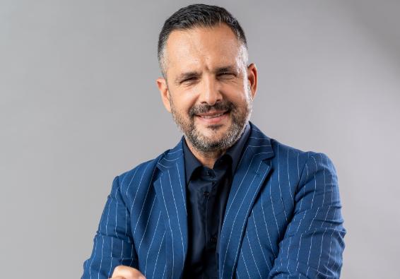 În curând, Mădălin Ionescu va prezenta Viaţa fără filtru, o emisiune zilnică, la Antena Stars 18910665