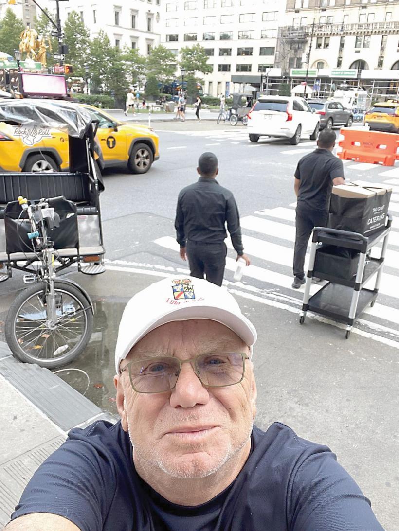 La terasă, în New York 18910584