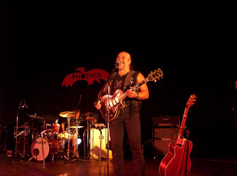 Povestea de viață și de moarte a lui Nicu Covaci: „Să mă ardă și să mă arunce de pe munte în jos, spre mare, să plutesc peste tot” 18910899