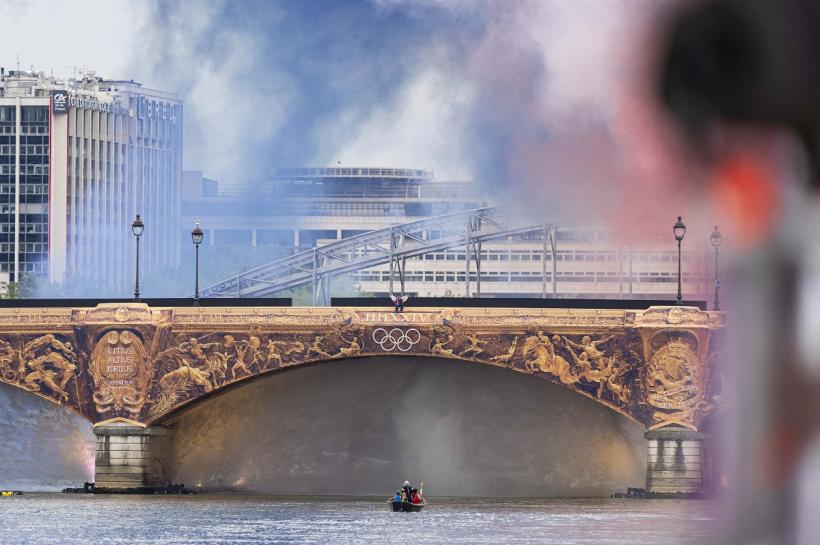 Triatlonistă belgiană, bolnavă după ce a înotat în Sena 18910964