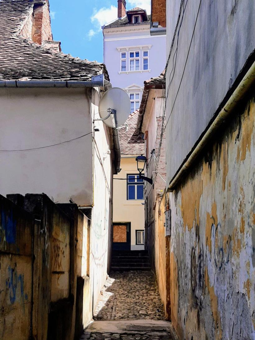 Ulița Balului din Sibiu, poartă către trecut: pe aici se mergea la vestitele petreceri organizate la „Reduta” 18911540