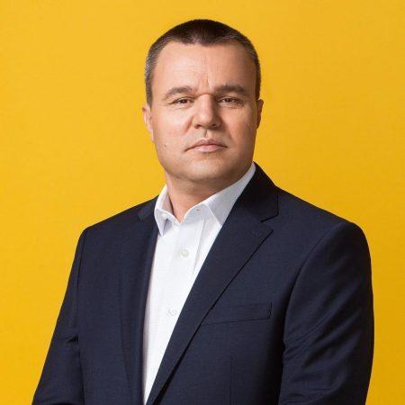 Cât mai merge masa la Parlament. Fabuloase paranghelii liberale, cu încasări de 800.000 € 18911648