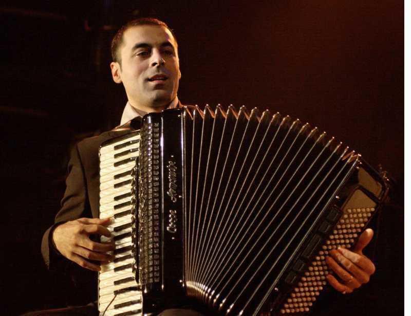 Tenorul ŞTEFAN von KORCH vă invită Din Napoli în micul Paris – în Grădina Urbană a Palatului a Bragadiru pe 22 August 18911800