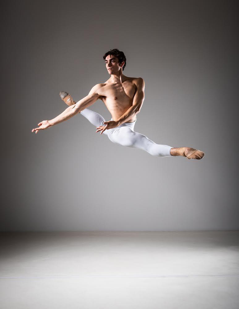 Balerina REBECCA RUDOLF debuteză alături de vedeta baletului mondial VSEVOLOD MAIEVSKYI în STARS GALA pe 25 August la TNB 18911753