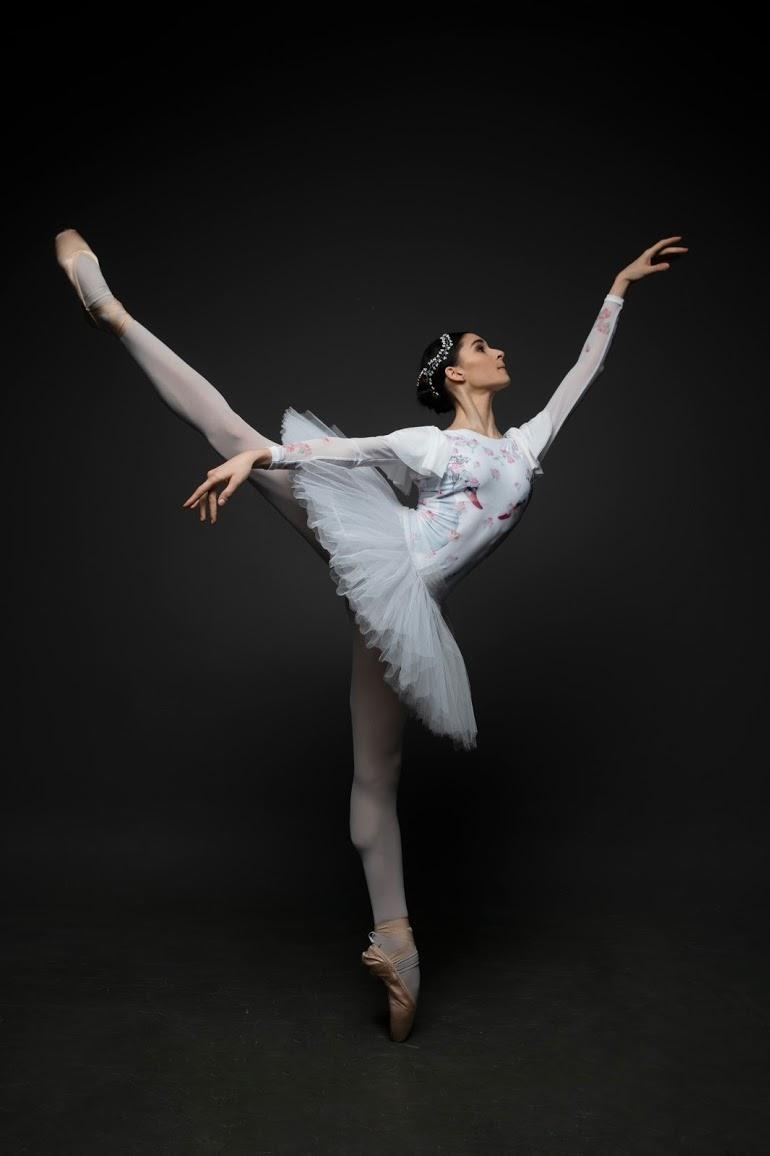 Balerina REBECCA RUDOLF debuteză alături de vedeta baletului mondial VSEVOLOD MAIEVSKYI în STARS GALA pe 25 August la TNB 18911755