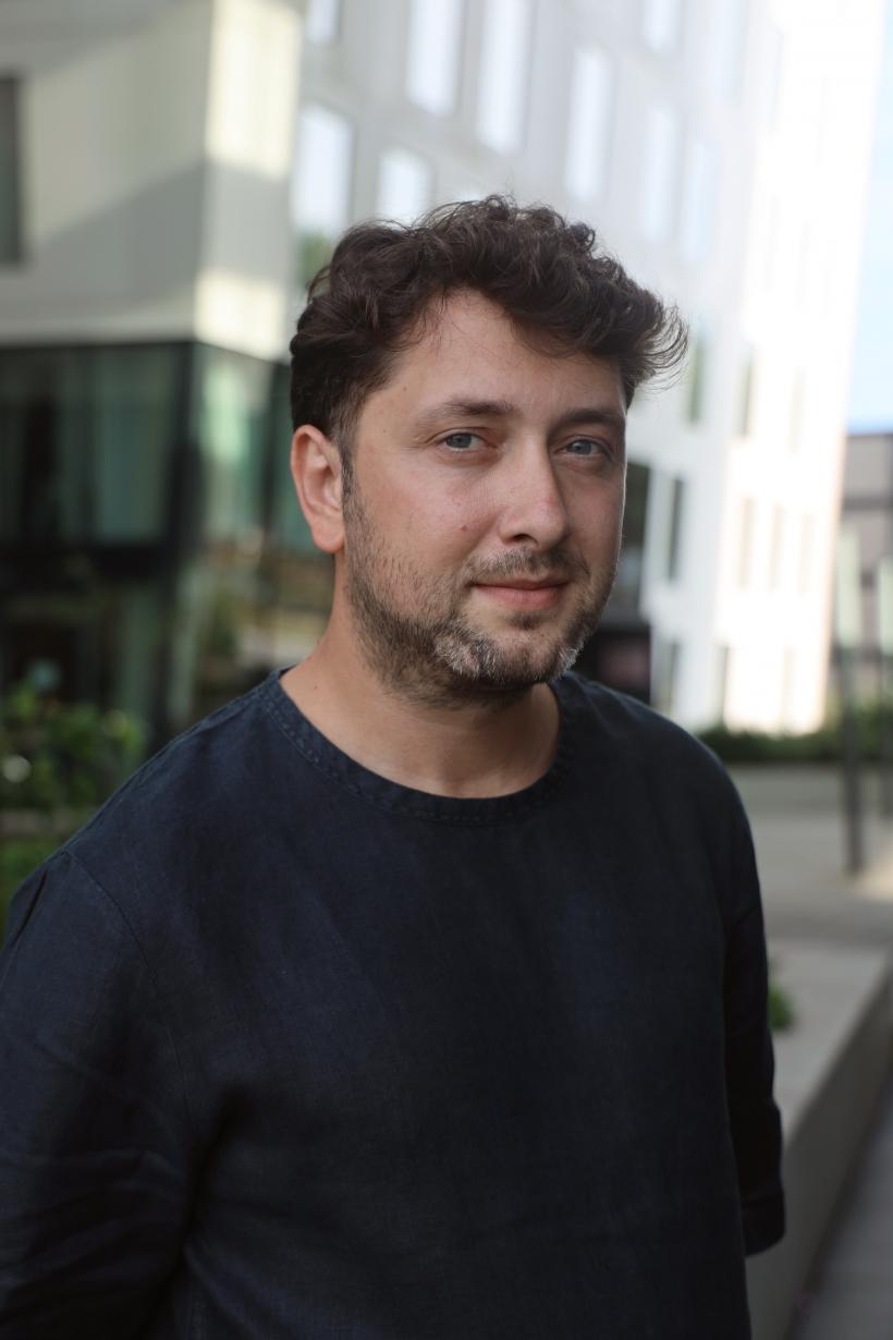 TATA, filmul regizat de Lina Vdovîi și Radu Ciorniciuc care vorbește despre trauma generațională și exploatarea muncitorilor migranți, în premieră mondială la Festivalul Internațional de Film de la Toronto 18911522