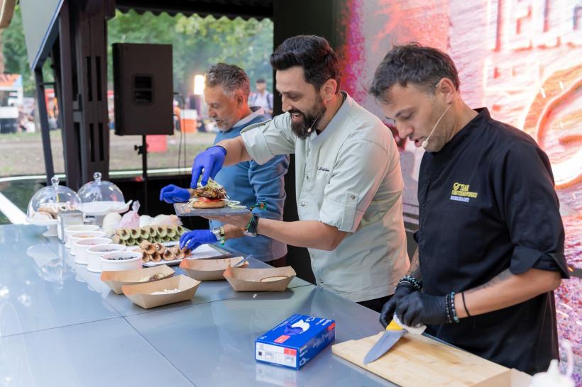 Jurații Chefi la cuțite au încântat publicul Summer Well Festival cu preparate savuroase. Chef Orlando Zaharia: „Au fost trei zile extraordinare la Domeniul Știrbey” 18912143