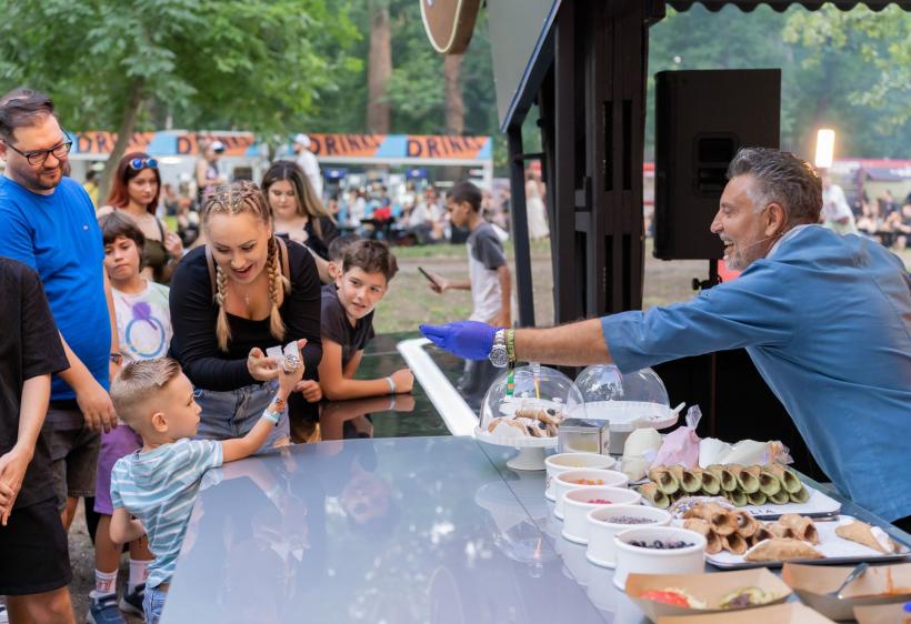 Jurații Chefi la cuțite au încântat publicul Summer Well Festival cu preparate savuroase. Chef Orlando Zaharia: „Au fost trei zile extraordinare la Domeniul Știrbey” 18912144