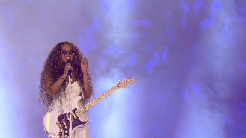 Jocurile Olimpice 2024 s-au încheiat. Celebrul Tom Cruise a coborât în rapel de pe acoperiș în mijlocul sportivilor şi a prelua steagul olimpic 18912028