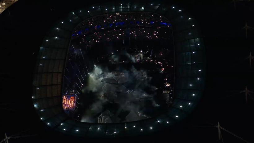 Jocurile Olimpice 2024 s-au încheiat. Celebrul Tom Cruise a coborât în rapel de pe acoperiș în mijlocul sportivilor şi a prelua steagul olimpic 18912031