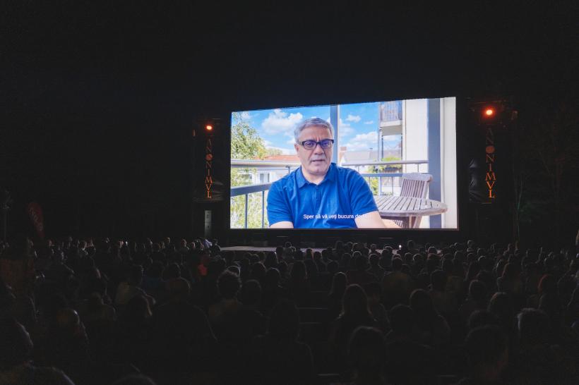 A început ANONIMUL 2024. Aproape 4000 de spectatori au văzut seara trecută „The Seed of the Sacred Fig” în prezența actriței Mahsa Rostami.  „Vocația mea, filmul” - atelier destinat adolescenților din satele Deltei - la a treia ediție 18912360