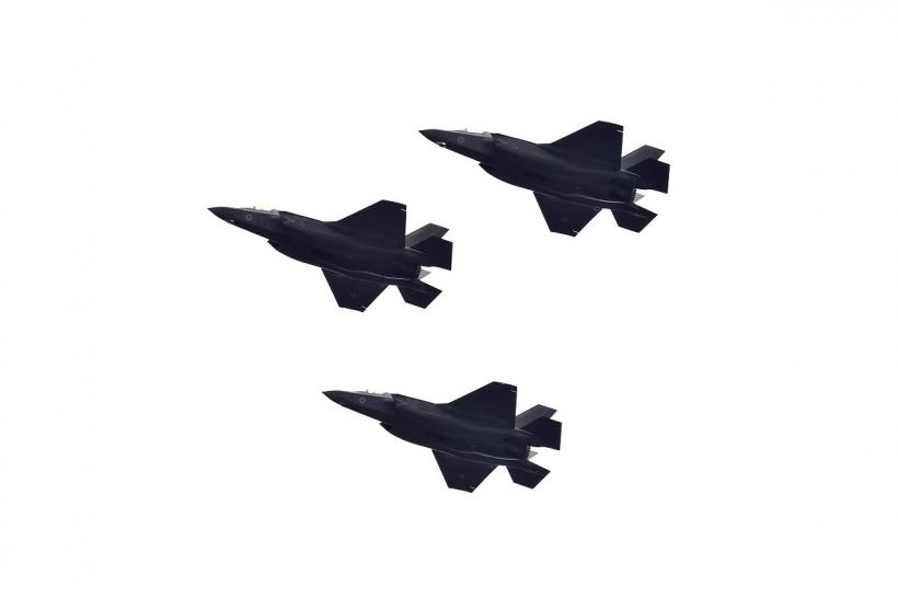 România schimbă legislaţia pentru a cumpăra avioane F-35