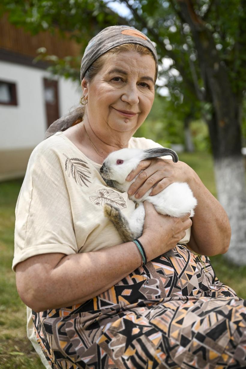 Magda Catone, Liliana Hodorogea şi Gelu Niţu se reunesc pe platoul de filmare de la Iubire cu parfum de lavandă 18912424