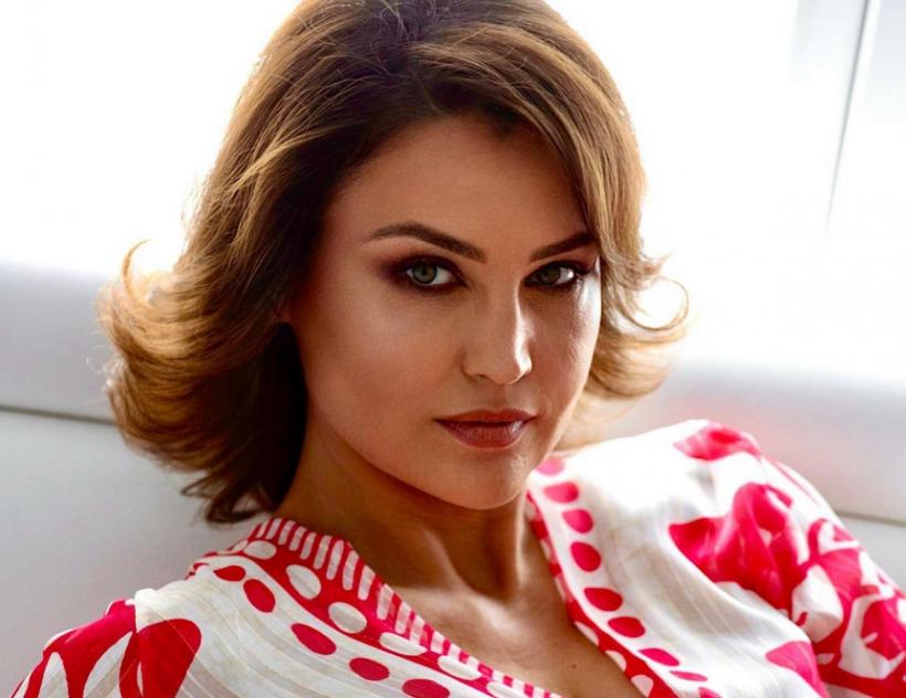 Seri de Jazz, Canzonete Napoletane și Muzică Interbelică la Palatul Bragadiru – Evenimente de Neratat în Stagiunea Muzicală Estivală 18912355