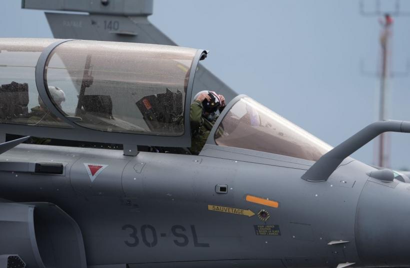 Două avioane de luptă Rafale, cele mai moderne din dotarea forţelor aeriene franceze, s-au ciocnit. Piloții au murit 