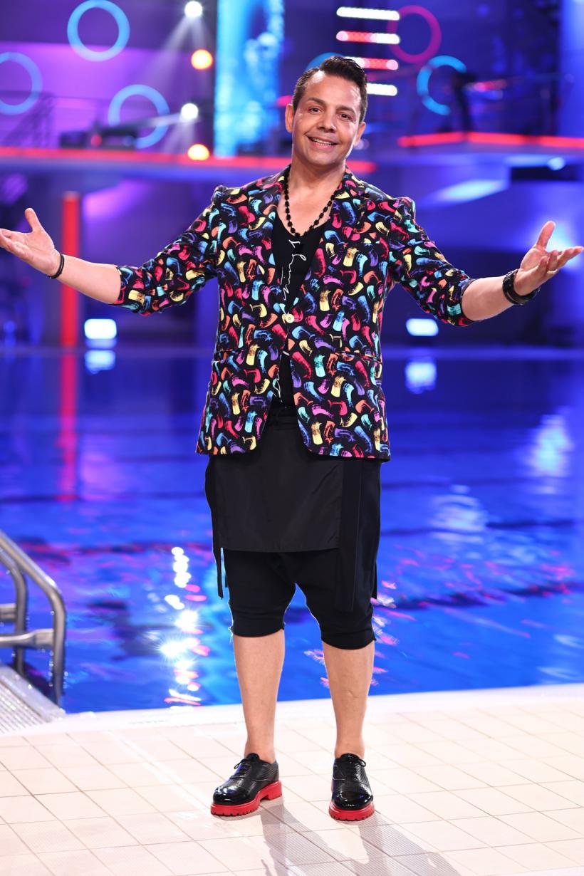 Jean de la Craiova, săritură care i-a lăsat pe toți cu gura căscată la Splash! Vedete la Apă. Mesaj dur din partea Clarei Gherase, cel mai de temut jurat: ,,Trebuia să stai acasă, să dormi!” 18912538