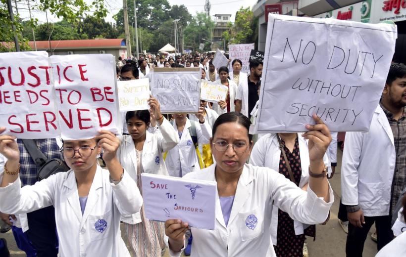 1 milion de medici indieni intră în grevă, după ce o doctoriță de 31 de ani a fost violată și ucisă 18912818