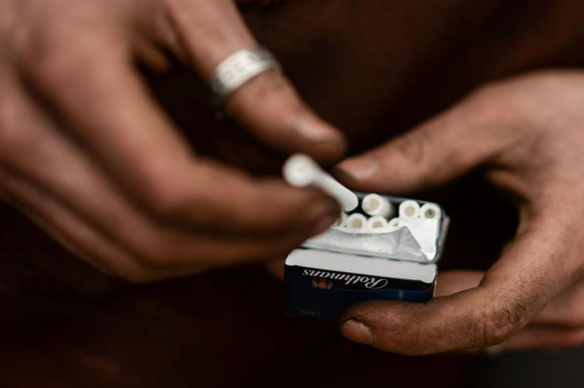 Țigările clasice vs. dispozitivele de tutun încălzit: Chat GPT face o analiză comparativă a riscurilor  18912834