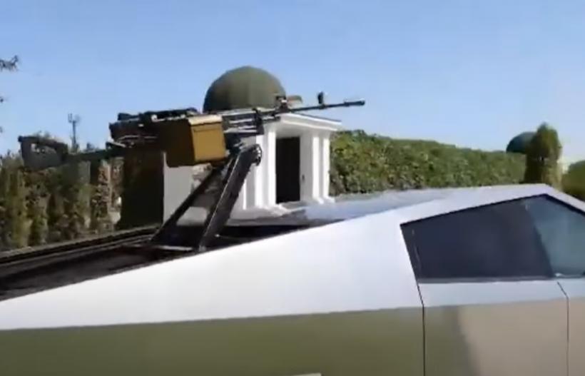 Liderul cecen Ramzan Kadîrov, elogiu pentru Elon Musk: o camionetă Tesla echipată cu o mitralieră 18912878