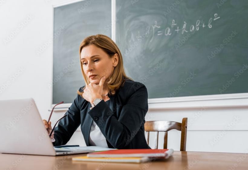 Profesorii și părinții vor fi „școliți” forțat, pentru a folosi gadgeturi 18912973