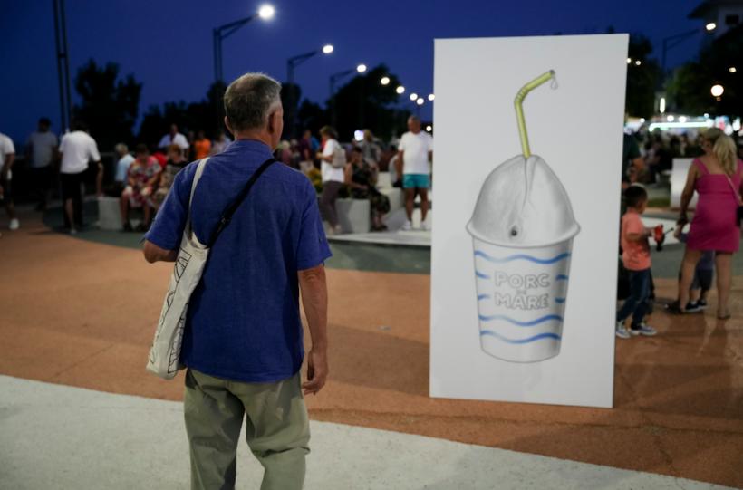 Arta contemporană iese în stradă la Eforie Sud 18913168