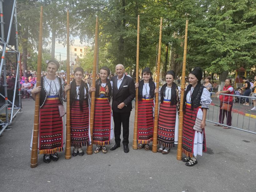 Gheorghe Zamfir a fost omagiat la Găești printr-o nouă și memorabilă ediție a Festivalului care îi poartă numele! 18913156