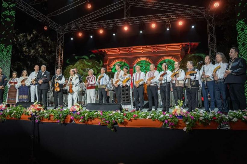 Gheorghe Zamfir a fost omagiat la Găești printr-o nouă și memorabilă ediție a Festivalului care îi poartă numele! 18913159