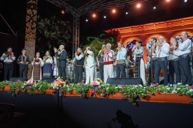 Gheorghe Zamfir a fost omagiat la Găești printr-o nouă și memorabilă ediție a Festivalului care îi poartă numele! 18913160