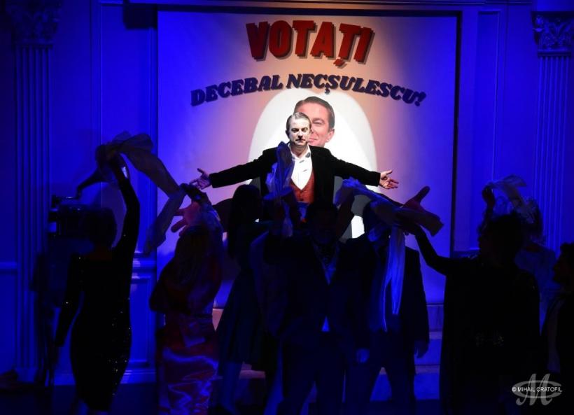 Pe 1 septembrie, ...Escu de Tudor Mușatescu, producţie Teatrul Stela Popescu, în Festivalul SEAS Constanţa 18913142