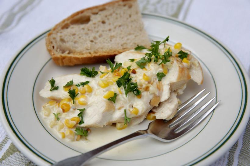 Trucuri în bucătărie pentru a găti pieptul de pui zemos, nu uscat 18913223