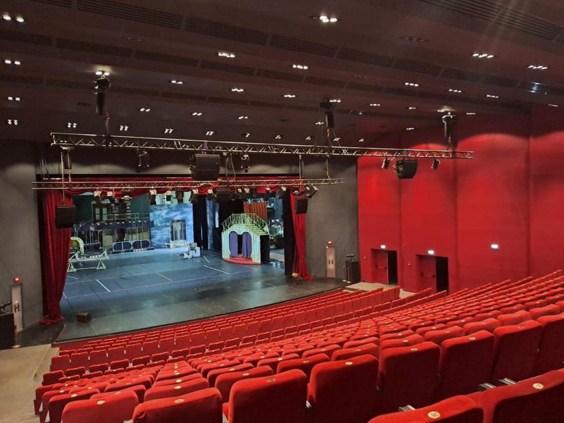 Ateliere educative şi tururi ghidate la TEATRUL NAŢIONAL DE OPERETĂ ŞI MUSICAL ION DACIAN  în cadrul proiectului „Lăsați-mă să cânt” în Era Modernă – Renașterea Operetei Românești 18913359