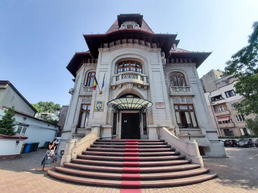 Recalcularea pensiilor, un banc prost pentru 2 milioane de oameni: Majorarea care a tăiat din banii pensionarilor săraci și a dat bani doar pentru cei bogați 18913511