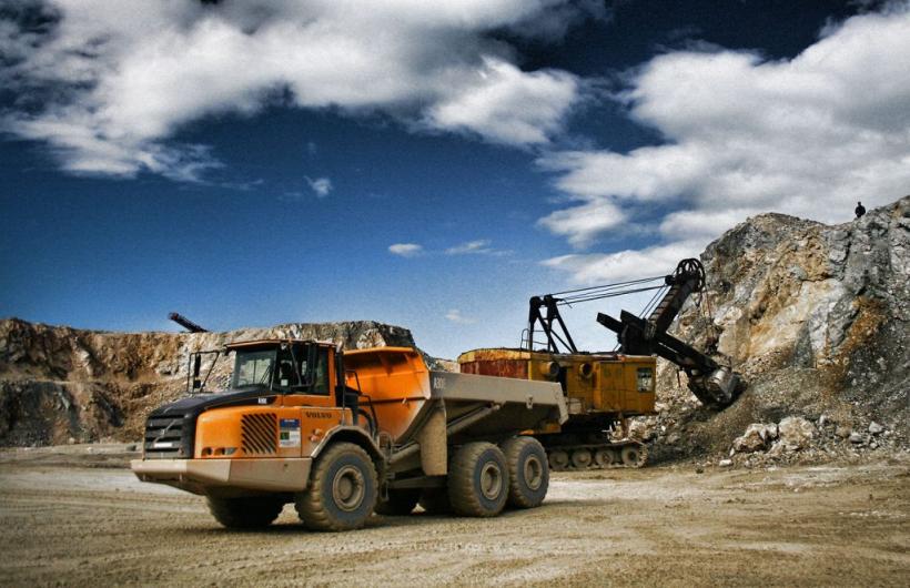 USR își face campanie cu secretele de serviciu ale lui Claudiu Năsui și fake news: exploatează politic o uriașă mină de grafit 18913536