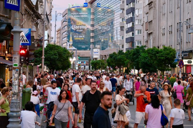 Demonstrații antrenante de dans, instalații de artă contemporană, expoziții de statui vivante, concerte și multiple activități creative pe Calea Victoriei, în weekendul 24-25 august, la „Străzi deschise, București – Promenadă urbană” 18913884