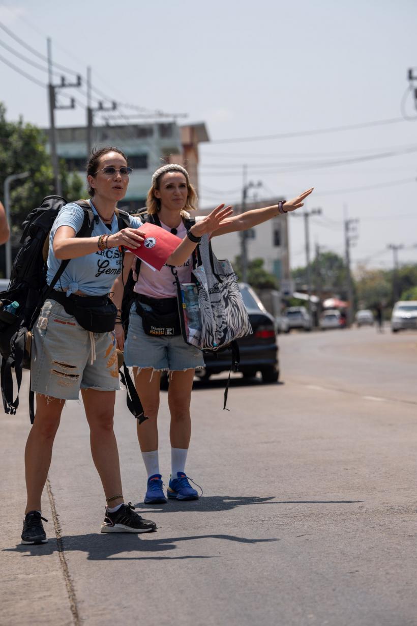 Carmen Negoiță și sora ei, Andreea luptă pentru marele trofeu Asia Express pe Drumul Zeilor. Carmen: ”Când sunt foarte competitivă, pot să devin fiară!” 18913685