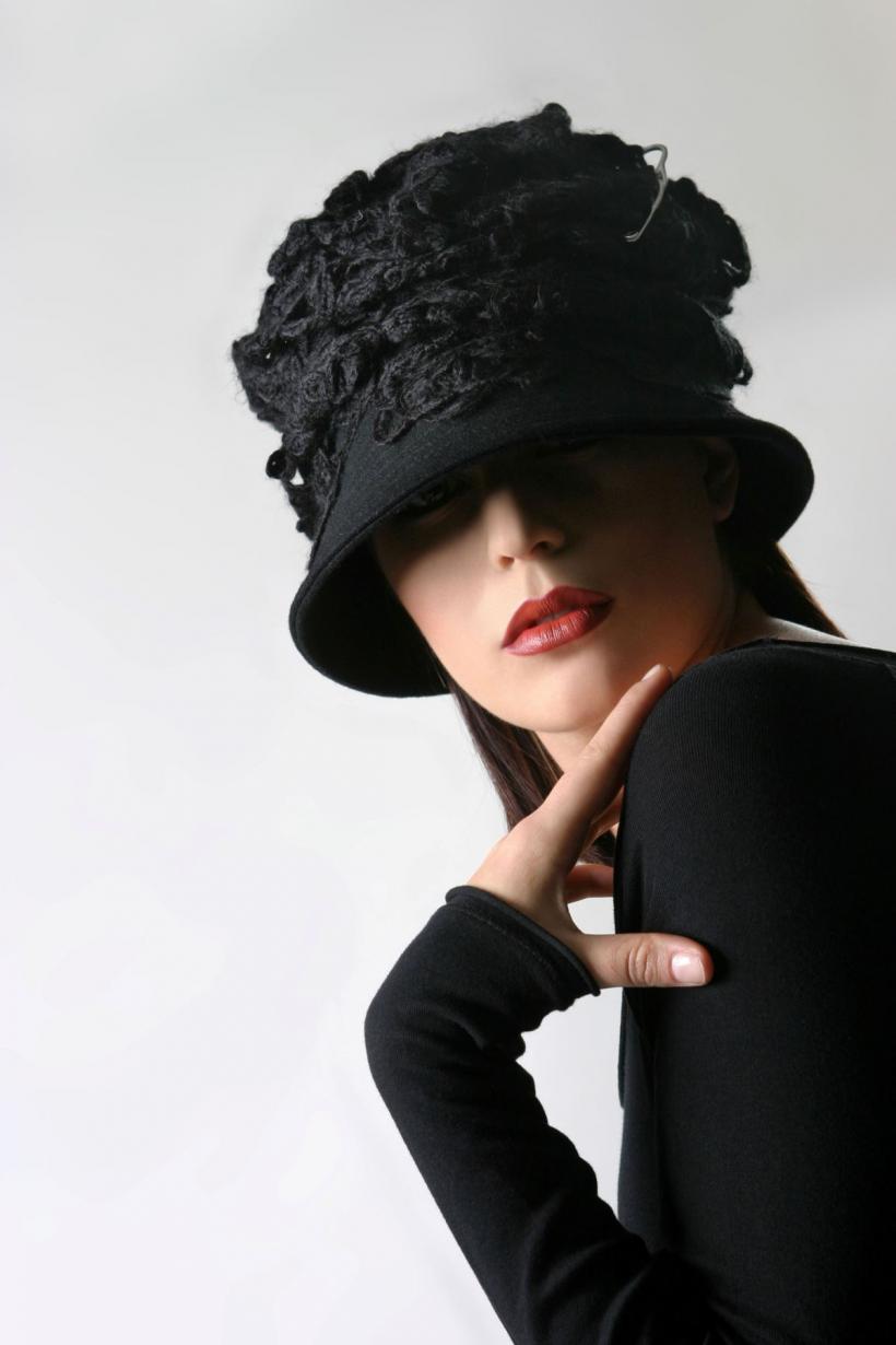 Culorile și mesajele lor: Ce transmiți prin ținuta vestimentară pe care o porți  18913599