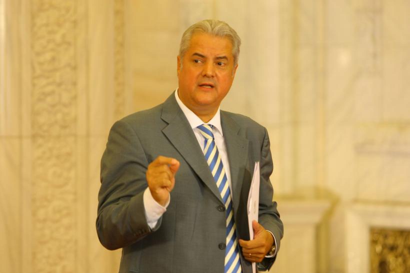 Blestemul Cotrocenilor. Soarta crudă a tuturor candidaților care n-au găsit intrarea în palat, de la Adrian Năstase, executat de două ori, la Mircea Geoană-cel-fără-de-partid  18913733