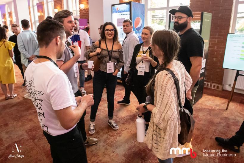 Maneaua – reprezentată ca gen muzical la cea mai mare conferință a industriei muzicale din România. Babasha și Adi de la Vâlcea, invitați la MMB 18913986