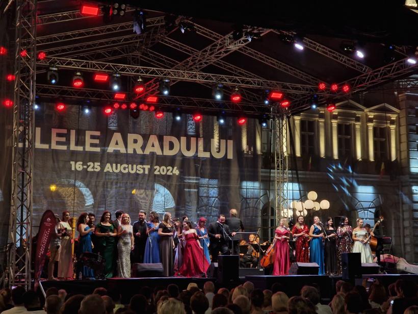 Mii de spectatori i-au aplaudat pe Valentina Naforniță, Ruxandra Donose, Ramón Vargas și Leontina Văduva în concertul final al International Salbek Opera Masterclass și al Zilelor Aradului 18914227