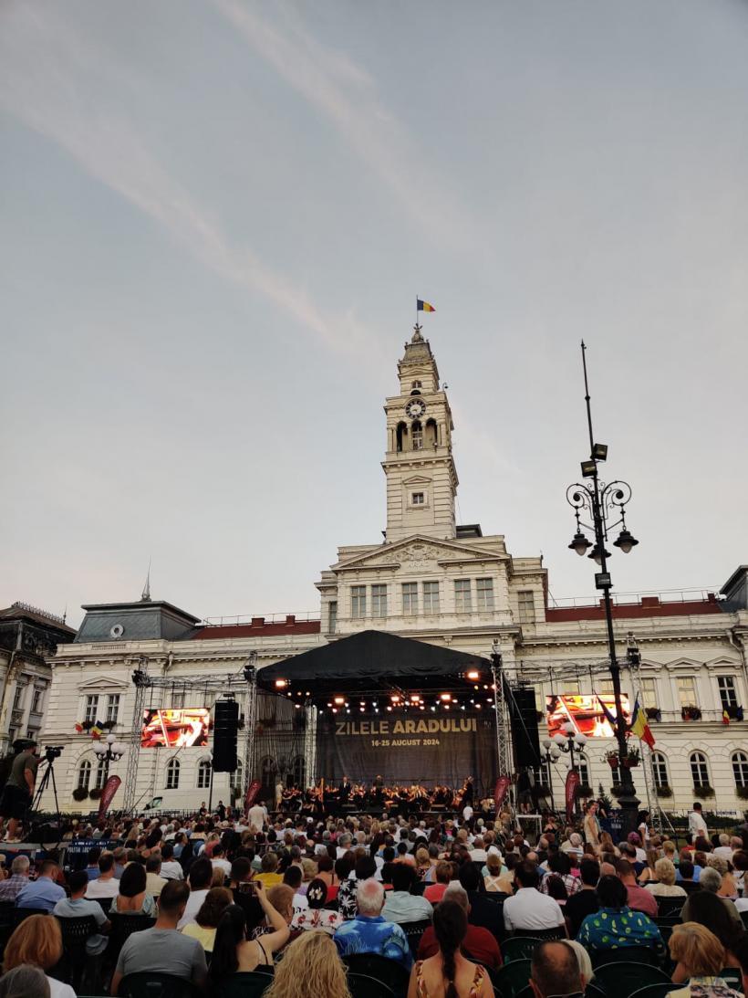 Mii de spectatori i-au aplaudat pe Valentina Naforniță, Ruxandra Donose, Ramón Vargas și Leontina Văduva în concertul final al International Salbek Opera Masterclass și al Zilelor Aradului 18914231