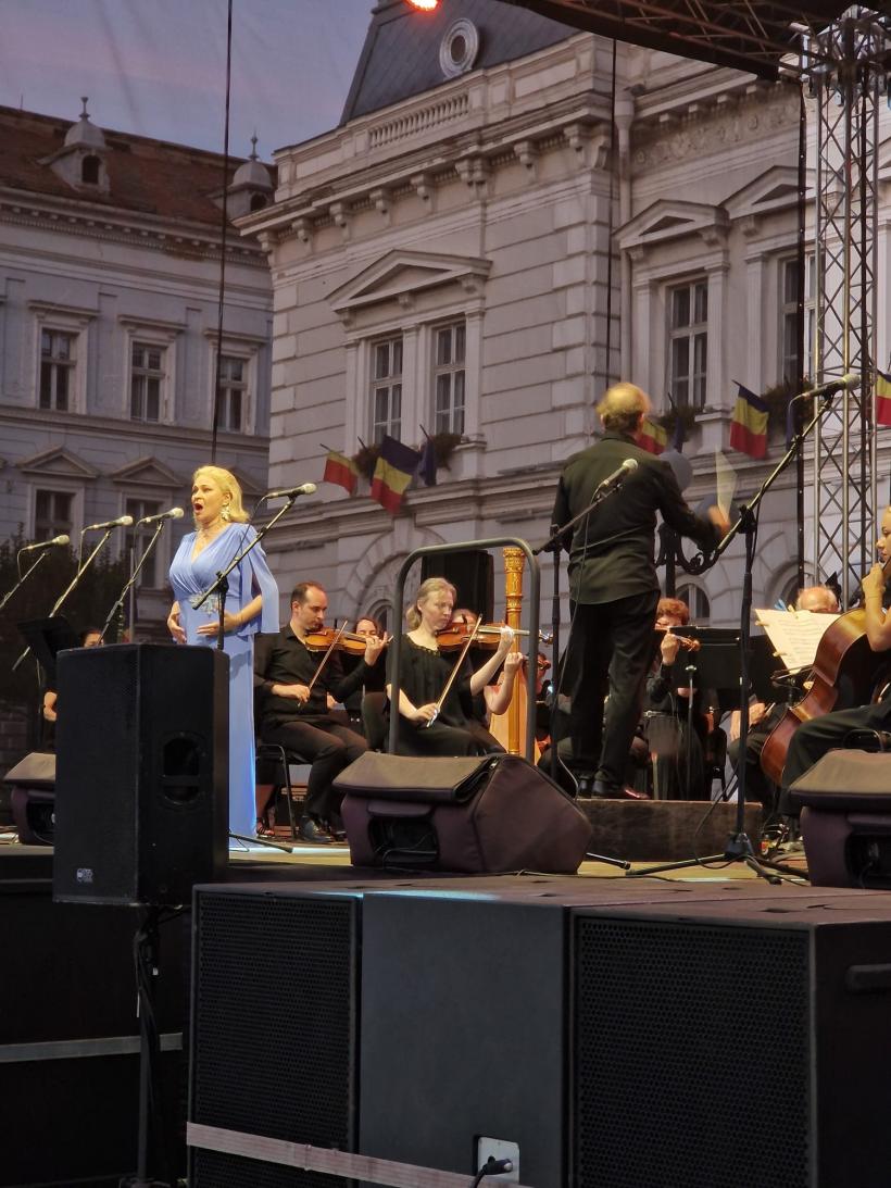 Mii de spectatori i-au aplaudat pe Valentina Naforniță, Ruxandra Donose, Ramón Vargas și Leontina Văduva în concertul final al International Salbek Opera Masterclass și al Zilelor Aradului 18914232