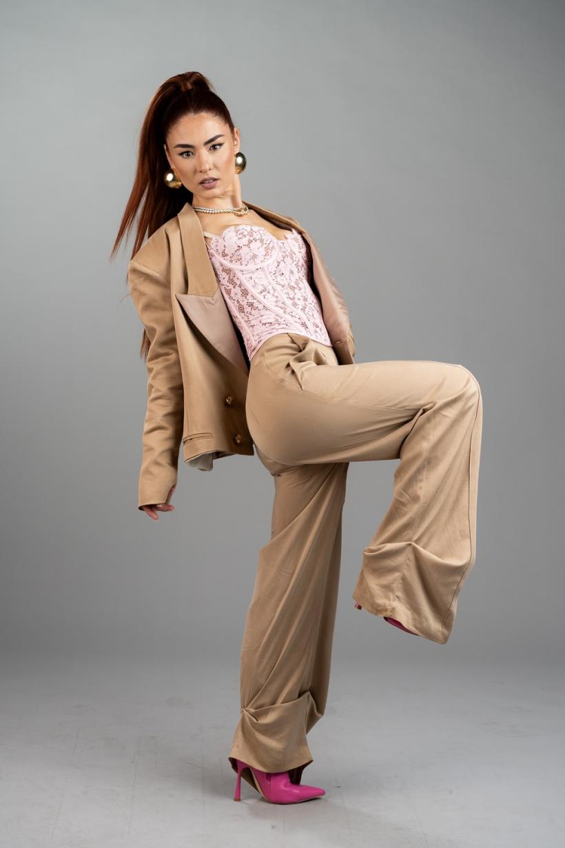 Oana Dragne și Andreas Petrescu aduc pe scena iUmor rubrica iReal, începând din 7 septembrie, de la 20:00, la Antena 1: ,,Noi suntem prezentatorul de Oscar și pițipoanca aterizată ca din senin!” 18914192