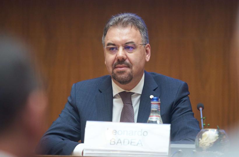 Băncile statului, fabricile de milionari: Bancherii de la stat și-au bătut învățătorul. Șefii CEC și Exim Bank - venituri peste superbugetarul Isărescu 18914773