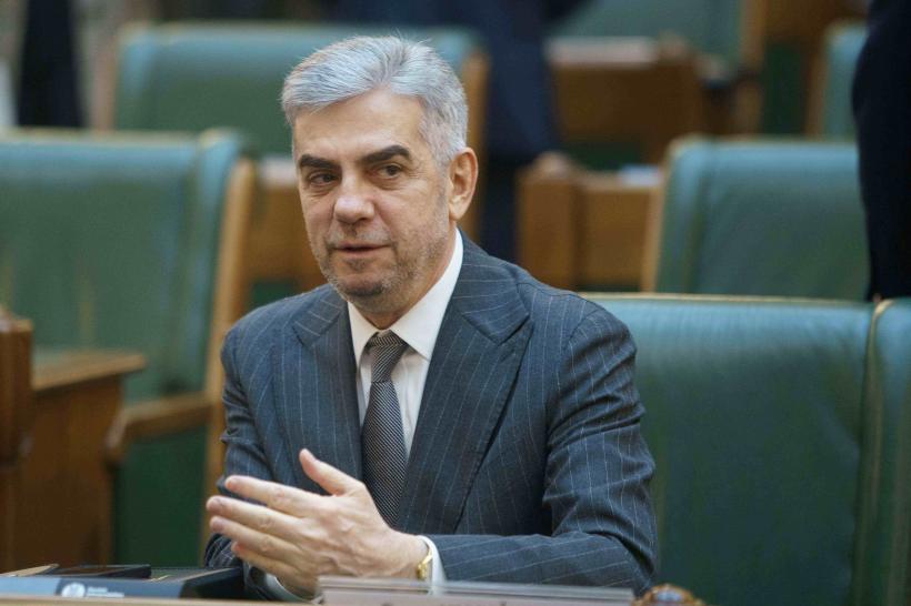 Băncile statului, fabricile de milionari: Bancherii de la stat și-au bătut învățătorul. Șefii CEC și Exim Bank - venituri peste superbugetarul Isărescu 18914782