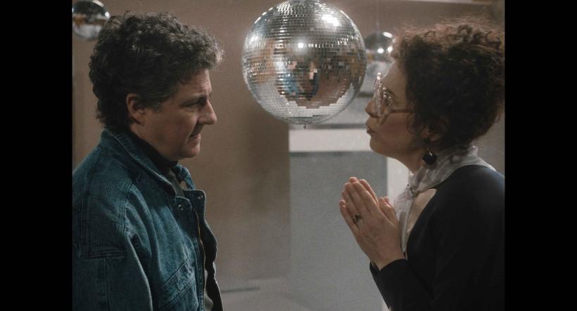 S-a lansat trailerul filmului ANUL NOU CARE N-A FOST! Cu:  Adrian Văncică, Nicoleta Hâncu, Iulian Postelnicu, Emilia Dobrin, Andrei Miercure și Mihai Călin 18914865