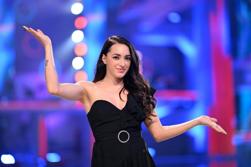 Larisa Iordache a câștigat marea finală a show-ului Splash! Vedete la apă: ,,Colegii mei au mai oferit nota zece, eu am oferit-o o singură data – ție, acum!”. Cine sunt ceilalți doi câștigători 18915026