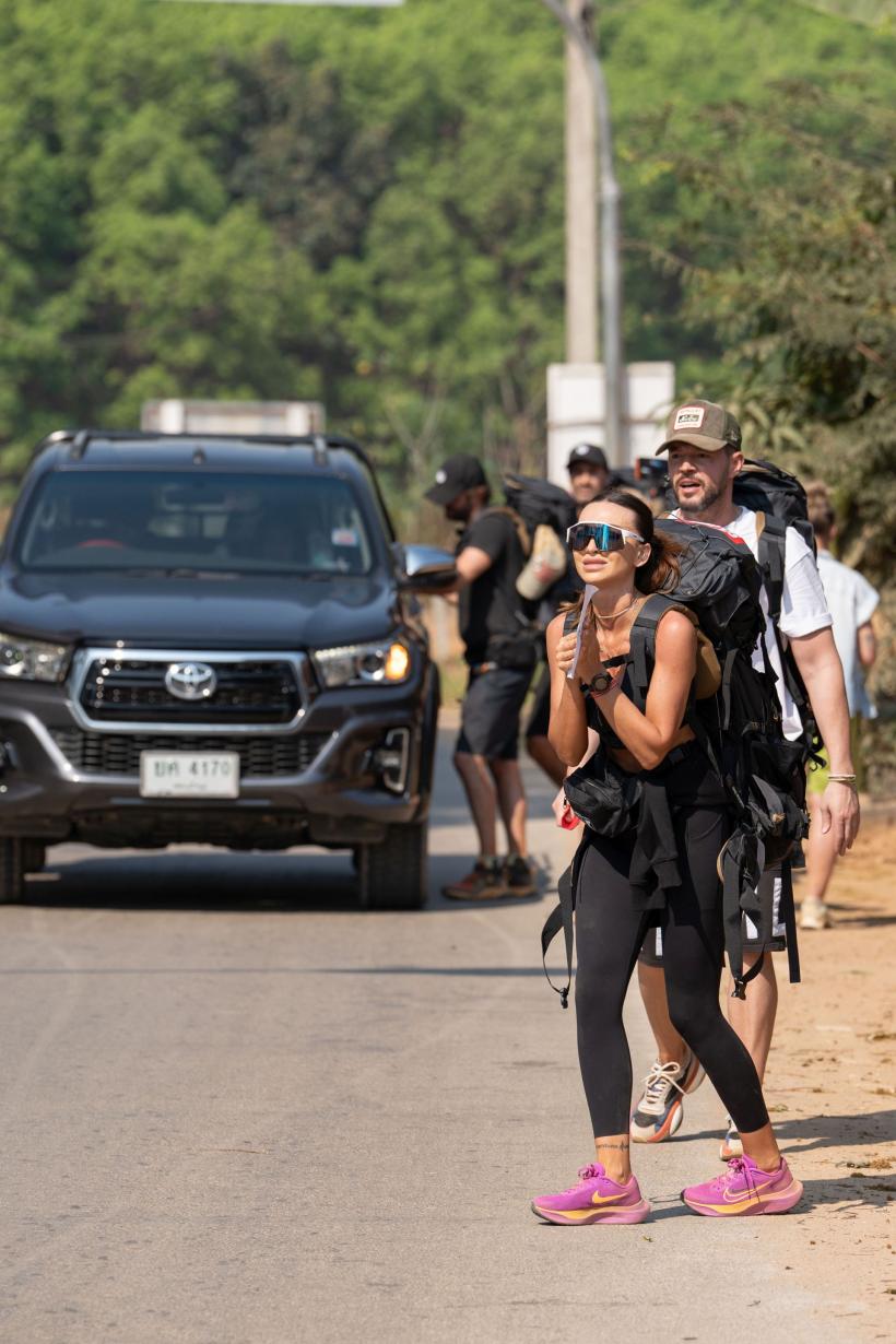 Start fulgerător pe Drumul Zeilor, în cursa Asia Express, duminica aceasta, la Antena 1: concurenții au parte de cel mai greu început al aventurii din toate cele șapte sezoane 18914925