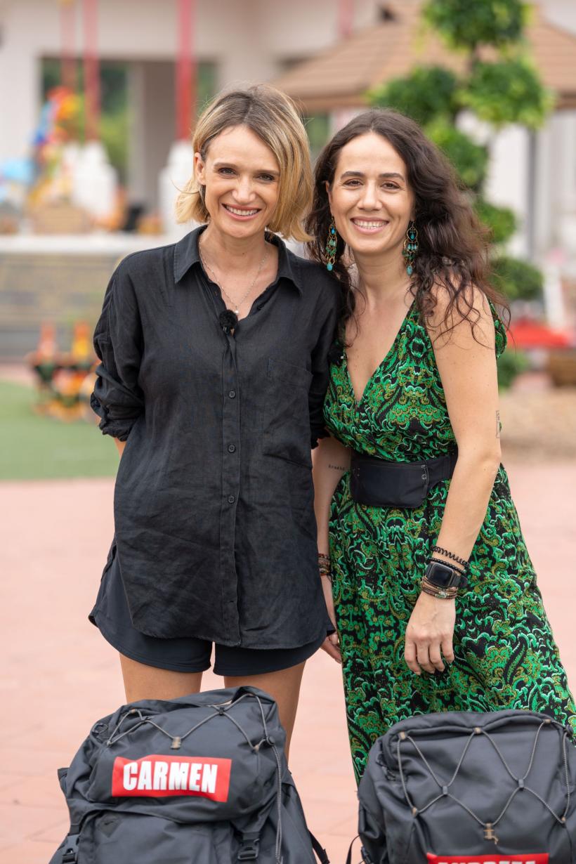 În această seară, de la 20:00, Marea premieră a celui de-al șaptelea sezon Asia Express: în căutarea rucsacurilor emblematice, echipele ajung în mijlocul triburilor din nordul Thailandei 18915169