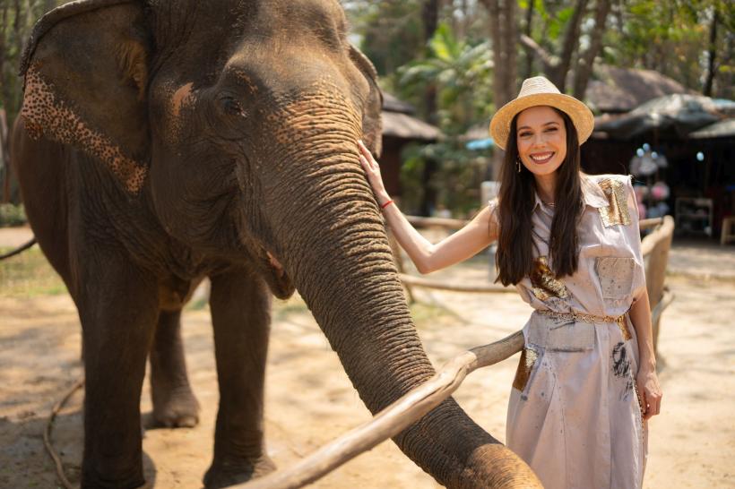 În această seară, de la 20:00, Marea premieră a celui de-al șaptelea sezon Asia Express: în căutarea rucsacurilor emblematice, echipele ajung în mijlocul triburilor din nordul Thailandei 18915178